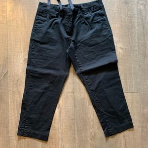 Vera Wang Black Capris